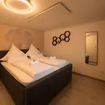 Gemuetliche Souterrain Naehe Phantasialand Mit Parkplatz, Monteure Nicht Gestattet * Weilerswist