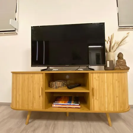 Gemuetliche Souterrain Wohnung Naehe Phantasialand Mit Parkplatz Apartament