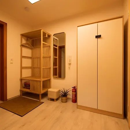 Gemuetliche Souterrain Naehe Phantasialand Mit Parkplatz, Monteure Nicht Gestattet Appartement *
