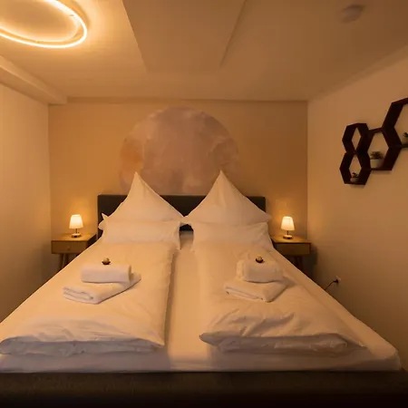 شقة Gemuetliche Souterrain Wohnung Naehe Phantasialand Mit Parkplatz *