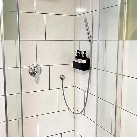 Fuer Monteure Oder Geschaeftsreisende Naehe Autobahn A1 Und A61