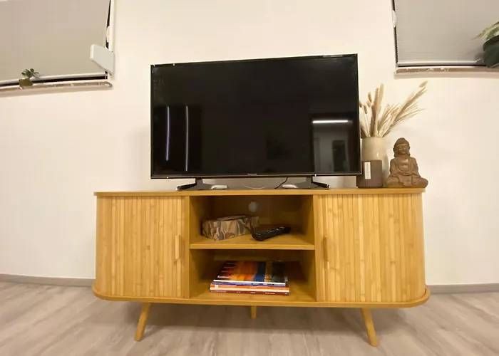 Gemuetliche Souterrain Wohnung Naehe Phantasialand Mit Parkplatz Apartament