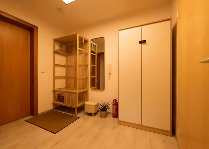 Gemuetliche Souterrain Wohnung Naehe Phantasialand Mit Parkplatz Apartament *