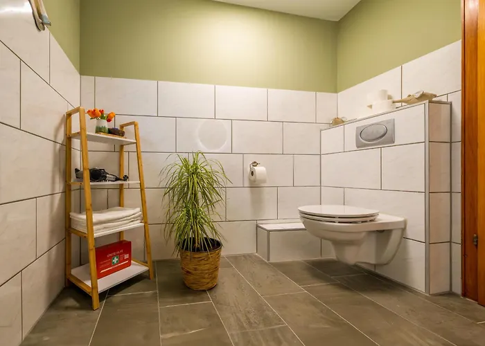 Gemuetliche Souterrain Wohnung Naehe Phantasialand Mit Parkplatz * Weilerswist