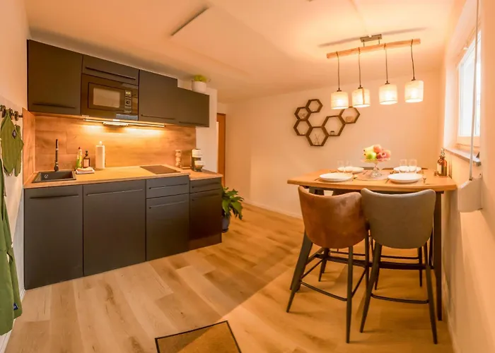 Gemuetliche Souterrain Wohnung Naehe Phantasialand Mit Parkplatz Apartament