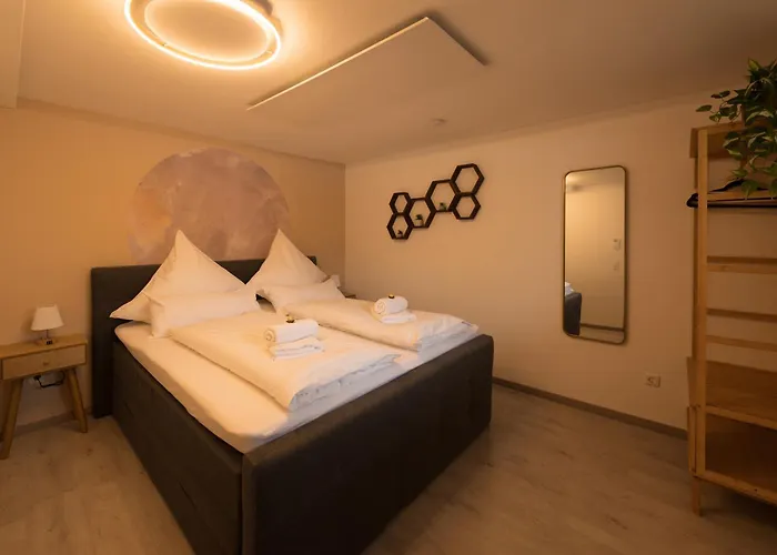 Gemuetliche Souterrain Wohnung Naehe Phantasialand Mit Parkplatz * Weilerswist