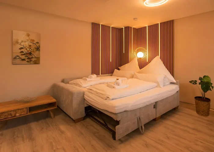 Gemuetliche Souterrain Wohnung Naehe Phantasialand Mit Parkplatz شقة