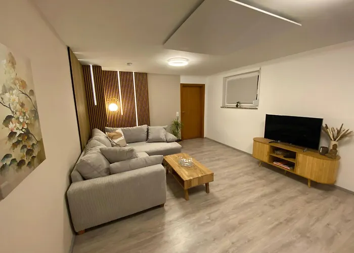 Gemuetliche Souterrain Wohnung Naehe Phantasialand Mit Parkplatz Apartament