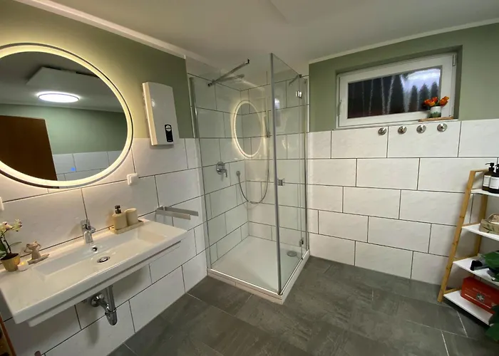 Gemuetliche Souterrain Wohnung Naehe Phantasialand Mit Parkplatz Apartament *