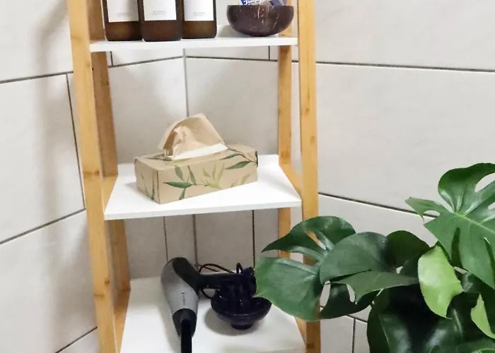 Gemuetliche Souterrain Wohnung Naehe Phantasialand Mit Parkplatz *